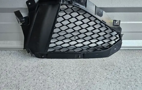 Maserati GranTurismo Front bumper lower grill