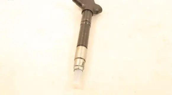 Toyota Corolla Verso E121 Fuel injector 236700R100