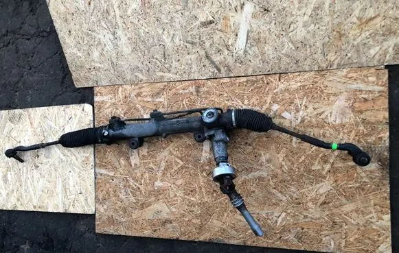 Mercedes-Benz C W203 Steering rack A20311051003
