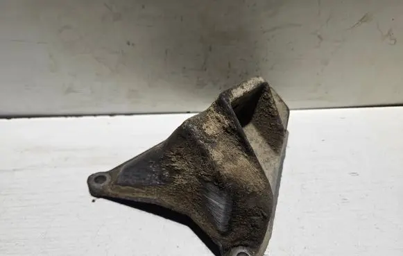 Renault Espace I Gearbox mounting bracket 