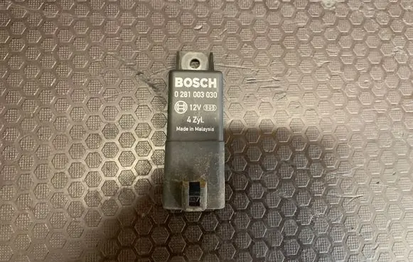 Honda CR-V Glow plug pre-heat relay 0281003030