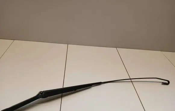 Volkswagen Transporter - Caravelle T5 Front wiper blade arm 7H1955410C