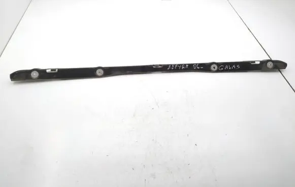 Opel Zafira B Rear bumper mounting bracket 13157605 000137794