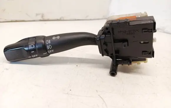 Toyota Corolla Verso AR10 Indicator stalk 173650