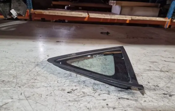 KIA Ceed Front door vent window glass four-door 