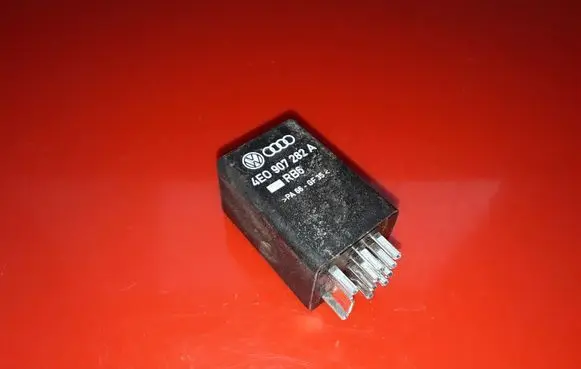 Volkswagen Touareg I Other relay 4E0907282A 0281003029