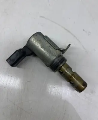 Volkswagen Touran I Camshaft vanos timing valve 