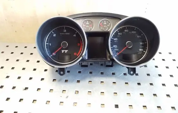 Audi TT TTS Mk2 Speedometer (instrument cluster) 8J0920981A
