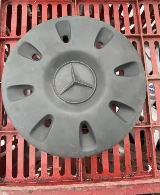 Mercedes-Benz Vito Viano W639 Original wheel cap A6394010825 3961