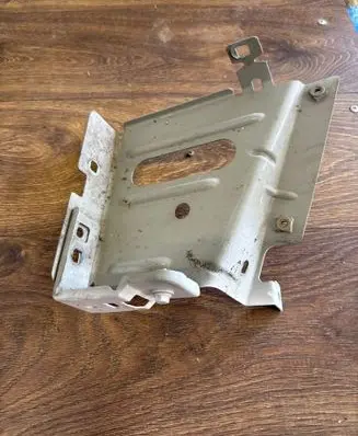 Renault Master III Fender mounting bracket 25312r