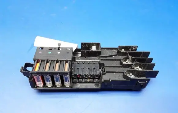 Mercedes-Benz ML W164 Fuse module 2115452601 013948411