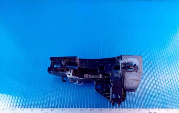 Audi A4 S4 B8 8K Front door exterior handle/bracket 242537