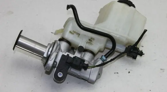 Audi TT TTS RS Mk3 8S Master brake cylinder 5Q2611301D