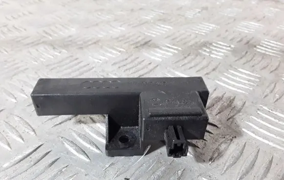 Audi A4 S4 B8 8K Keyless (KESSY) go control unit/module 8K0907247