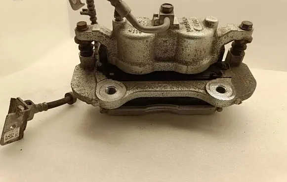 Chrysler Pacifica Front brake caliper 17986801