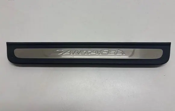 Hyundai Santa Fe Front sill trim cover 85873S1500