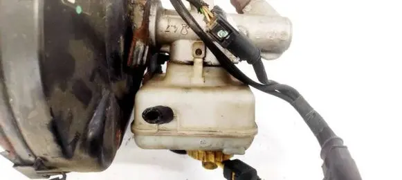 Volkswagen Golf IV Master brake cylinder