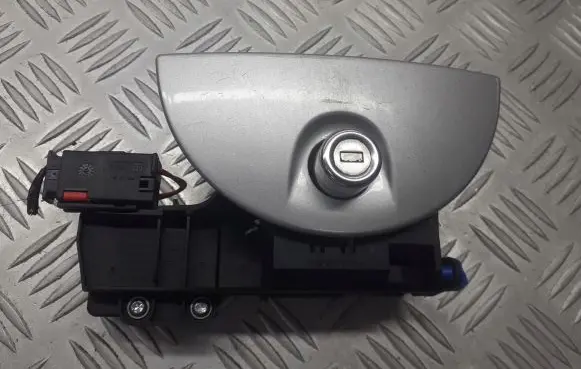 Opel Corsa C Tailgate opening switch 13168317