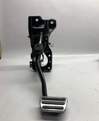 Ford Mustang VI Brake pedal FR3C2D094CD