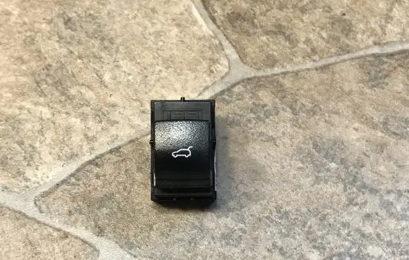 BMW X3 F25 Tailgate/boot open switch button 9303662