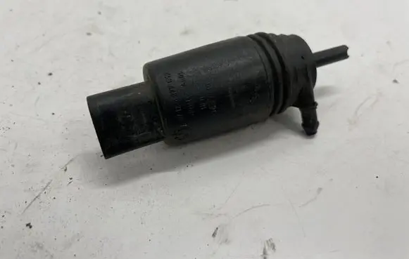 BMW 3 F30 F35 F31 Windscreen/windshield washer pump 8377612