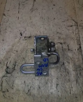 Audi A6 S6 C6 4F Rear door lower hinge 8E0833412