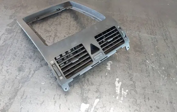 Volkswagen Touran I Dash center air vent grill 1T1819728B
