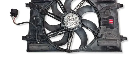 Volkswagen PASSAT B8 Electric radiator cooling fan 5Q0121203CN