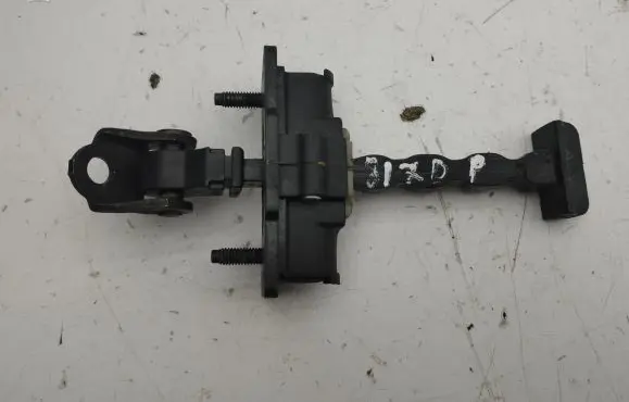 Peugeot 3008 II Front door check strap stopper