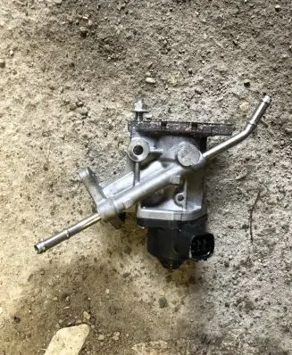 Toyota C-HR I EGR valve 2562037140