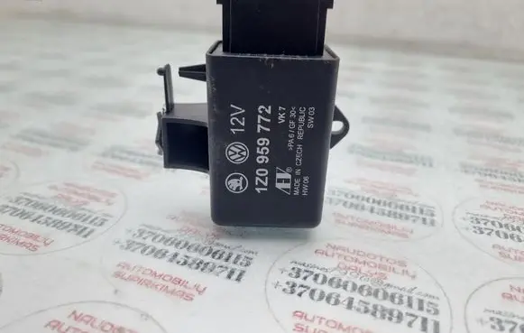 Skoda Octavia Mk2 (1Z) Seat heating relay 1Z0959772