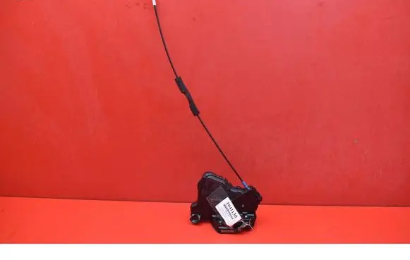 Toyota Avensis Verso Front door lock 