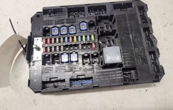 Jaguar XF Fuse module 9X2314B476AC 73409725