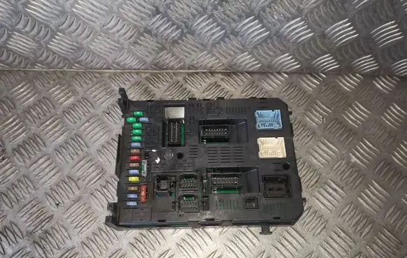 Citroen C5 Fuse module 9664058880 966405888001 BSI04EV