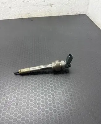 BMW 3 F30 F35 F31 Fuel injector 0445110743 8514148