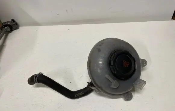 Seat Leon (5F) Coolant expansion tank/reservoir 5Q0121407F