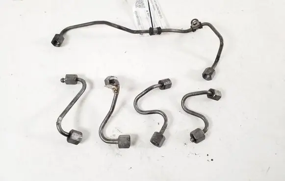 Fuel injector supply line/pipe