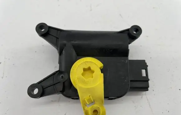 Volkswagen PASSAT CC Air flap motor/actuator 1K2907511C 983385VG 0132801342