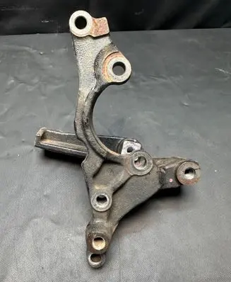 Toyota Hilux (AN120, AN130) Power steering pump mounting bracket B595K1
