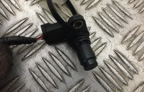 Toyota Avensis T270 Camshaft position sensor
