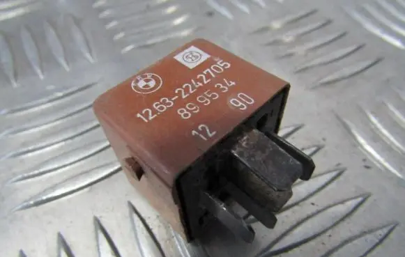 BMW 5 E39 Other relay 12632242705 12.63-2242705