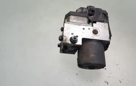 Volkswagen PASSAT B5.5 ABS Pump 0273004573 3B0614111 0265220621