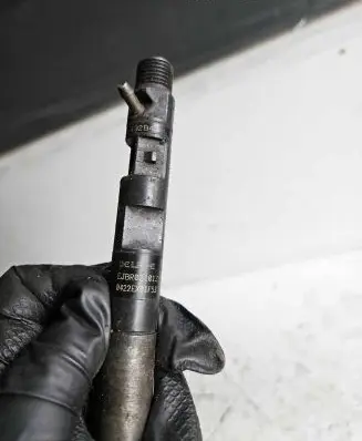 Renault Kangoo I Fuel injector EJBR01801A