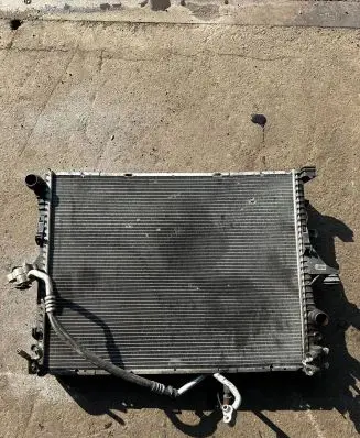 Audi Q7 4L Coolant radiator 7L6121253B 7L8422885A