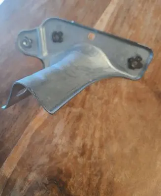 Skoda Fabia Mk2 (5J) Fender mounting bracket 5J0821142 101FH1CZ
