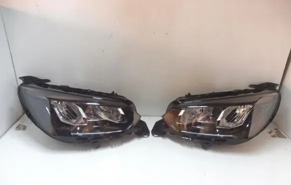 Peugeot 208 Headlight/headlamp 9833036380