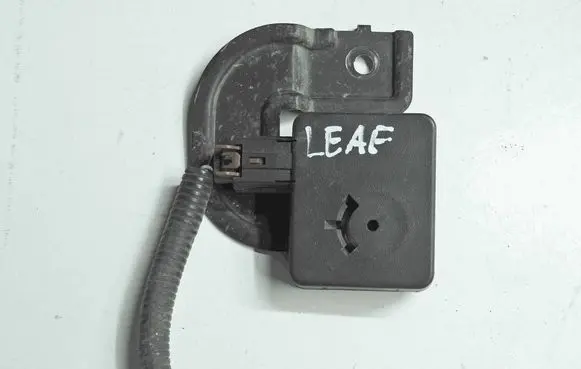 Nissan Leaf I (ZE0) Horn buzzer relay 