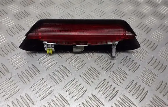 Toyota Yaris Third/center stoplight