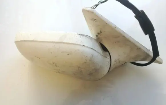 Mazda 626 Front door electric wing mirror E13010519