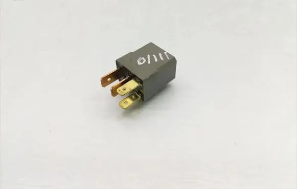 Mitsubishi Outlander Other relay MR490491 ACM33221